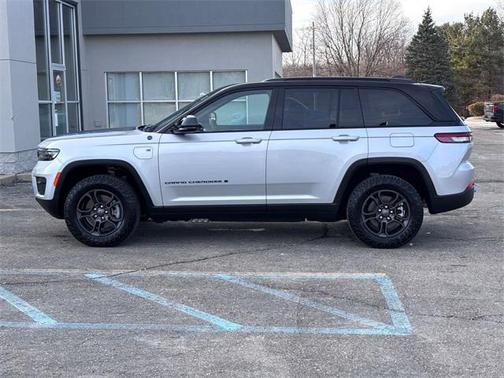 2024 Jeep Grand Cherokee 4xe Trailhawk