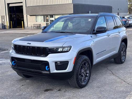 2024 Jeep Grand Cherokee 4xe Trailhawk