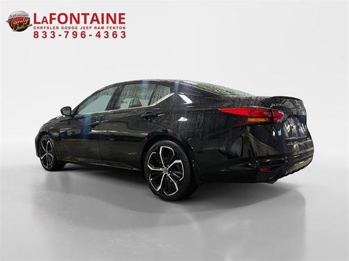2024 Nissan Altima SR FWD