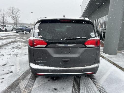 2018 Chrysler Pacifica Touring-L Plus