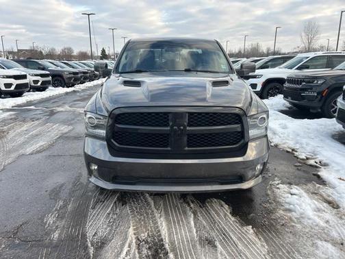 2017 RAM 1500 Night Crew Cab 4x4 5'7' Box