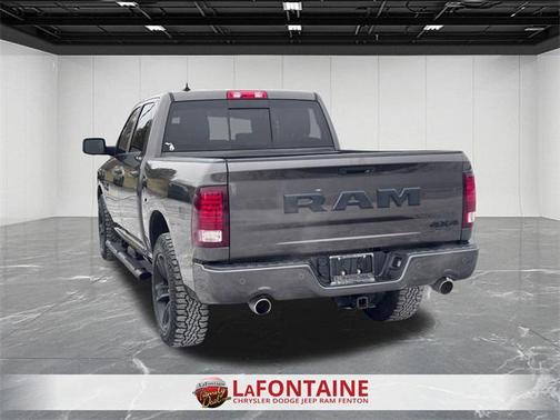 2017 RAM 1500 Night Crew Cab 4x4 5'7' Box