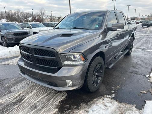 2017 RAM 1500 Night Crew Cab 4x4 5'7' Box