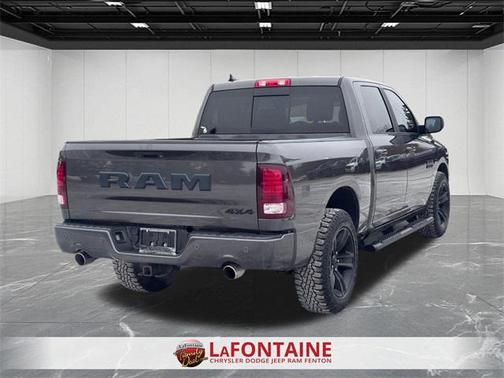 2017 RAM 1500 Night Crew Cab 4x4 5'7' Box