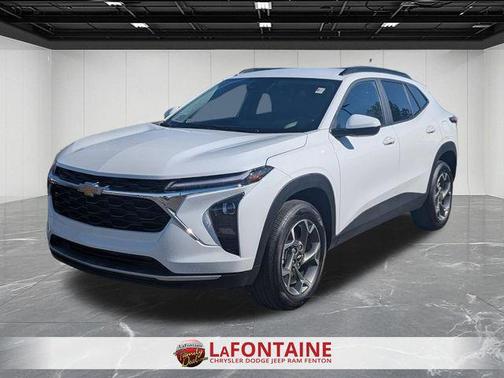 Summit White 2025 Chevrolet Trax LT