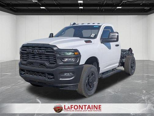 Bright White Clearcoat 2026 RAM 2500 Tradesman Regular Cab 4x4 8' Box