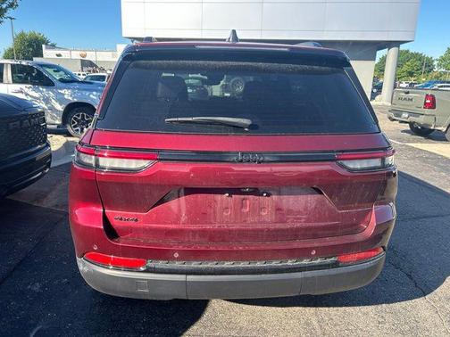 Velvet 2024 Jeep Grand Cherokee Altitude