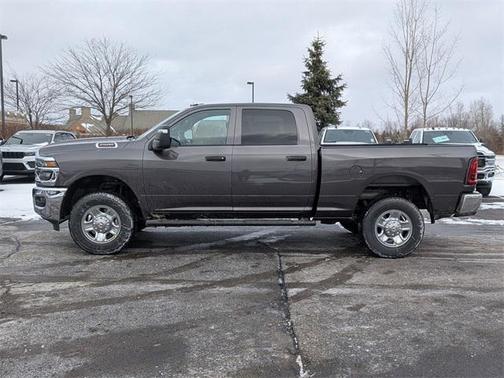 2026 RAM 2500 Tradesman Crew Cab 4x4 6'4' Box