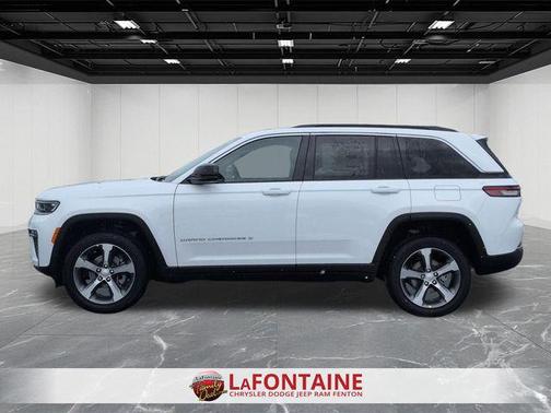 Bright White Clearcoat 2026 Jeep Grand Cherokee Limited