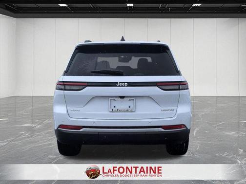 Bright White Clearcoat 2026 Jeep Grand Cherokee Limited