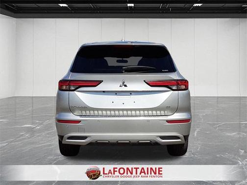 2024 Mitsubishi Outlander SE Black Edition S-AWC