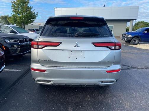 2024 Mitsubishi Outlander SE Black Edition S-AWC