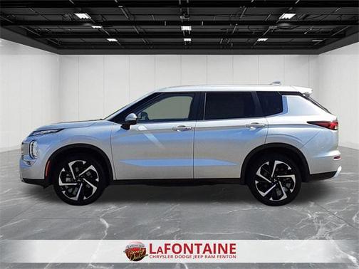 2024 Mitsubishi Outlander SE Black Edition S-AWC