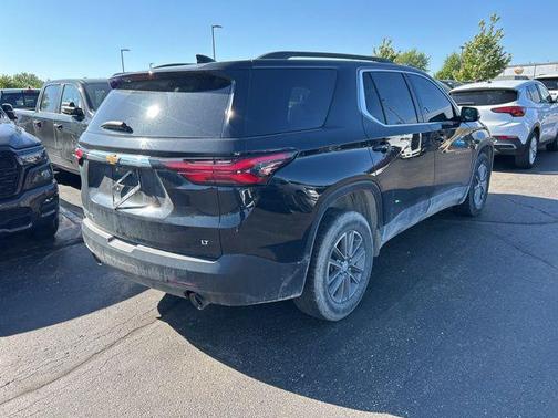 Black Metallic 2023 Chevrolet Traverse LT Cloth