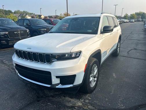 Bright White Clearcoat 2024 Jeep Grand Cherokee L Laredo