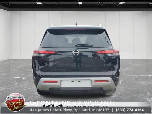 2023 Nissan Pathfinder SL 4WD