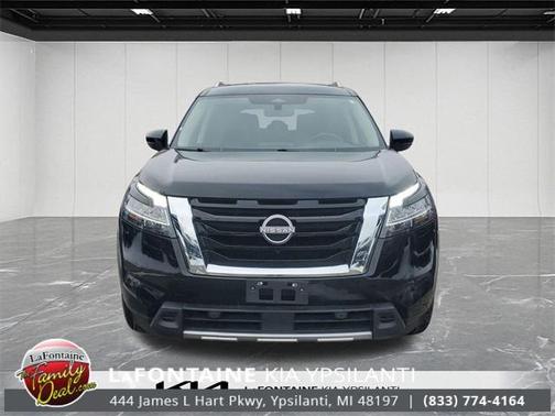 2023 Nissan Pathfinder SL 4WD