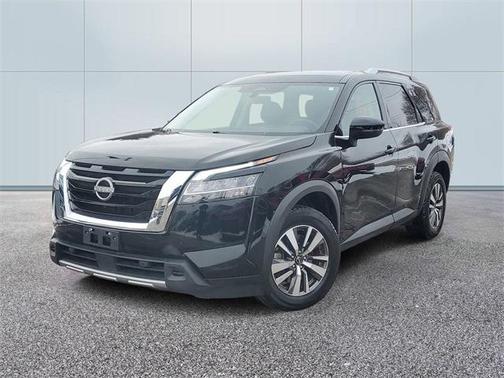 2023 Nissan Pathfinder SL 4WD