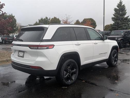 2025 Jeep Grand Cherokee Altitude