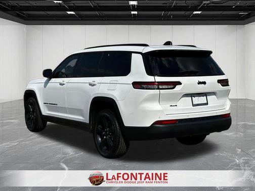 Bright White Clearcoat 2023 Jeep Grand Cherokee L Altitude
