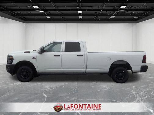 2026 RAM 2500 Tradesman Crew Cab 4x4 8' Box