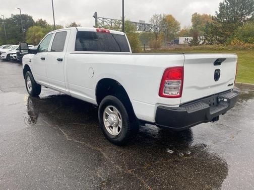2024 RAM 3500 Tradesman Crew Cab 4x4 8' Box