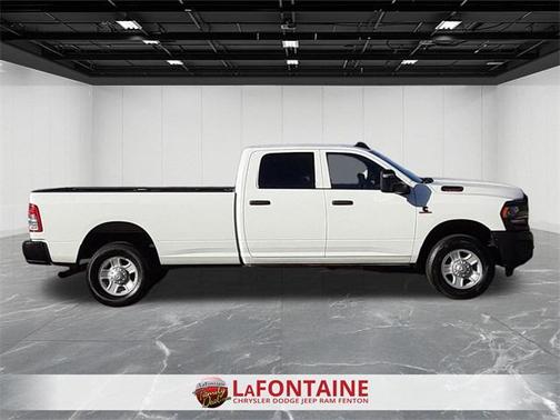 2024 RAM 3500 Tradesman Crew Cab 4x4 8' Box