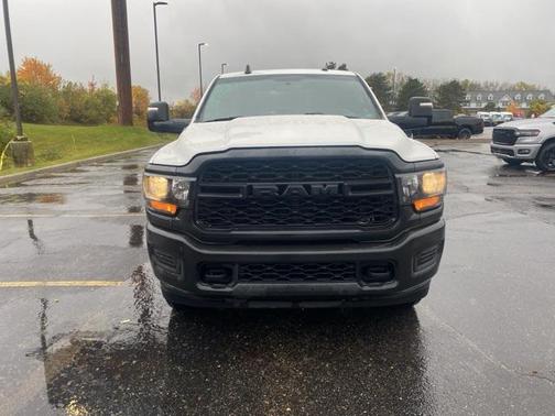 2024 RAM 3500 Tradesman Crew Cab 4x4 8' Box