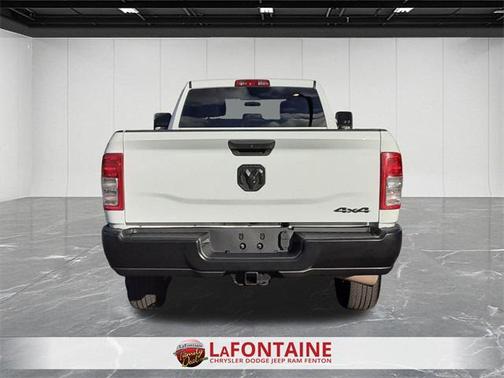 2024 RAM 3500 Tradesman Crew Cab 4x4 8' Box