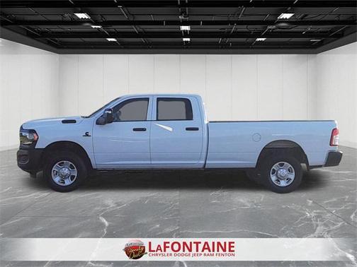 2024 RAM 3500 Tradesman Crew Cab 4x4 8' Box