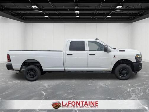 2026 RAM 2500 Tradesman Crew Cab 4x4 8' Box