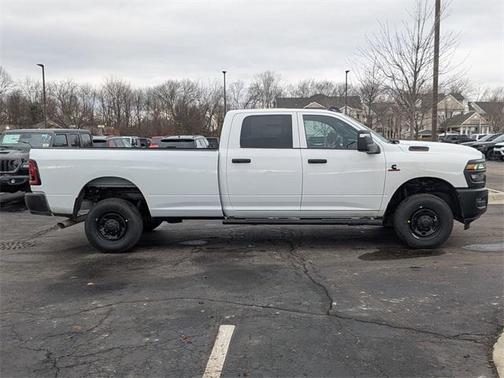2026 RAM 2500 Tradesman Crew Cab 4x4 8' Box