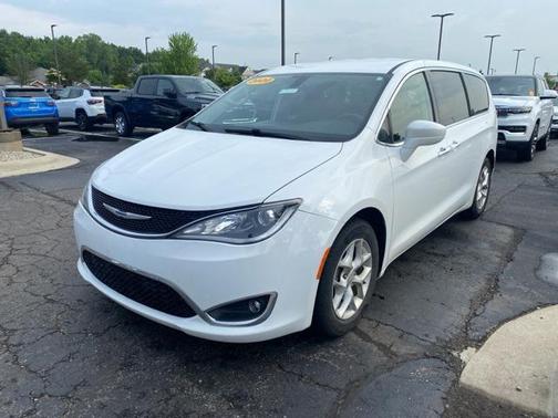 2020 Chrysler Pacifica Touring