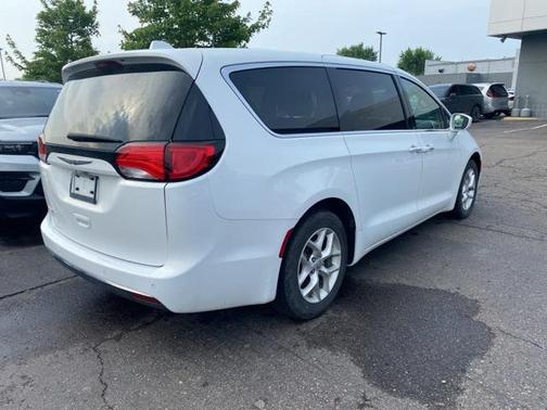 2020 Chrysler Pacifica Touring