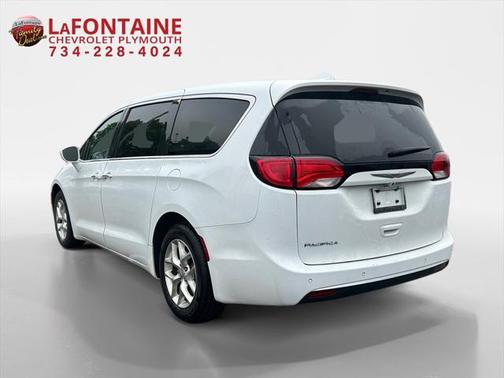 2020 Chrysler Pacifica Touring