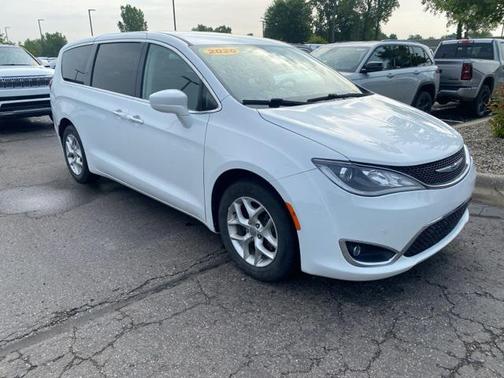 2020 Chrysler Pacifica Touring