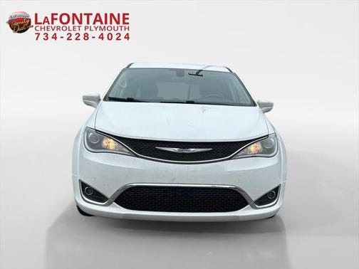 2020 Chrysler Pacifica Touring
