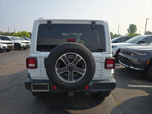 2023 Jeep Wrangler 4-Door Sahara