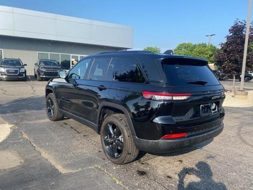2023 Jeep Grand Cherokee Altitude