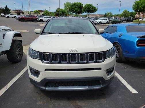 Photo 2 of 8 of 2019 Jeep Compass Limited