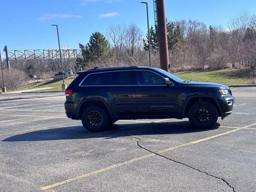 2020 Jeep Grand Cherokee Laredo