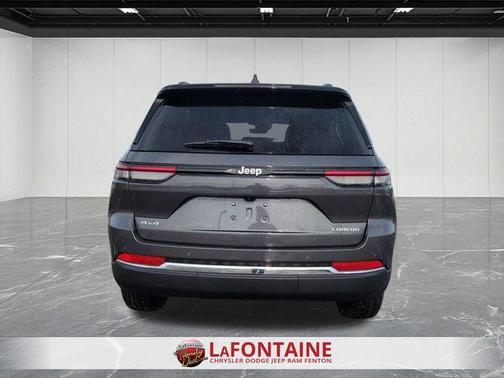 Gray Metallic 2026 Jeep Grand Cherokee Altitude