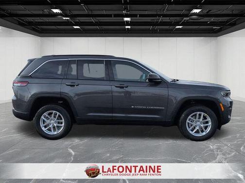 Gray Metallic 2026 Jeep Grand Cherokee Altitude