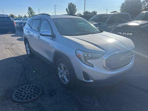 Quicksilver Metallic 2021 GMC Terrain SLE