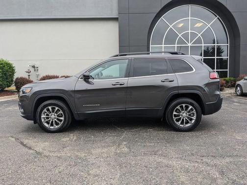 Granite Crystal Metallic Clearcoat 2022 Jeep Cherokee Latitude Lux