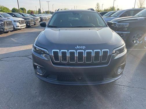 Granite Crystal Metallic Clearcoat 2022 Jeep Cherokee Latitude Lux