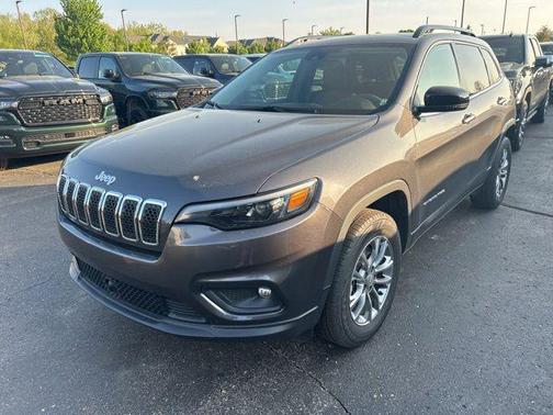 Granite Crystal Metallic Clearcoat 2022 Jeep Cherokee Latitude Lux