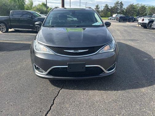 Crystal Metallic 2017 Chrysler Pacifica Touring-L