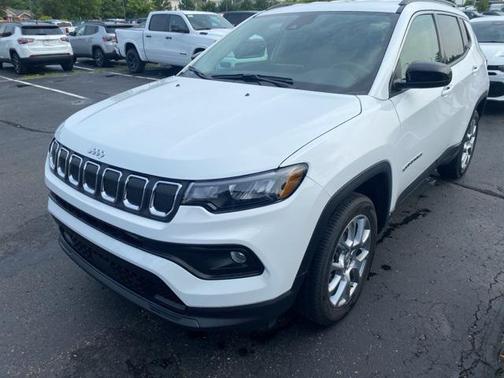 2022 Jeep Compass Latitude Lux