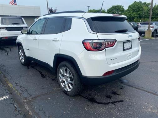 2022 Jeep Compass Latitude Lux